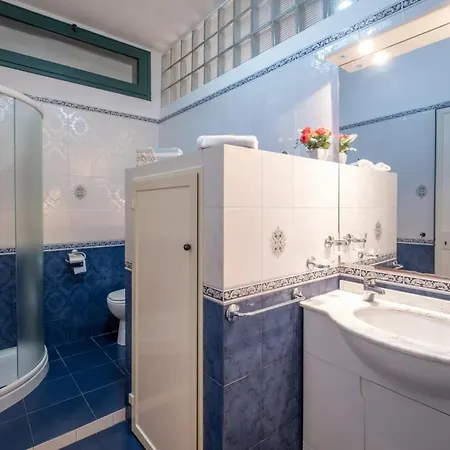 Sirena In Luxury With Shared Pool Holiday home *