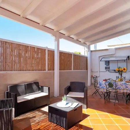 Sirena In Luxury With Shared Pool Holiday home *