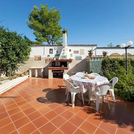 Sirena In Luxury With Shared Pool Holiday home Torre Lapillo