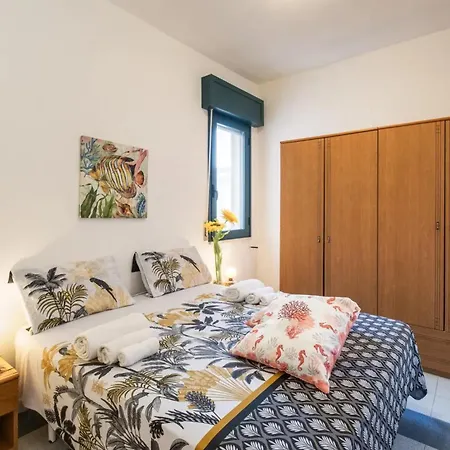 Sirena In Luxury With Shared Pool Torre Lapillo